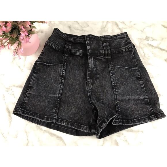NWOT Indigo Rein 1/24 Junior DARK BLACK Super High Rise Relaxed Button Shorts - Picture 1 of 5